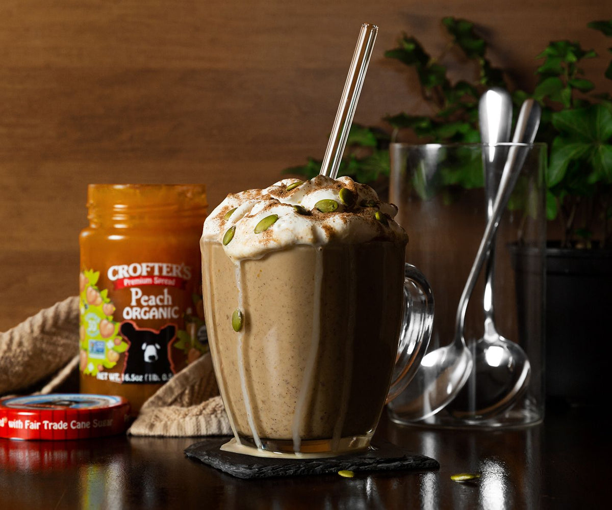 Latte épicé à la citrouille et à la pêche